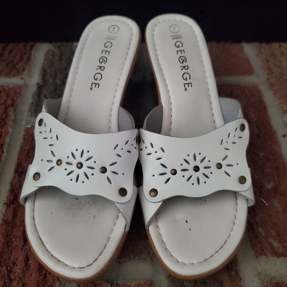 George Womens White sandals.